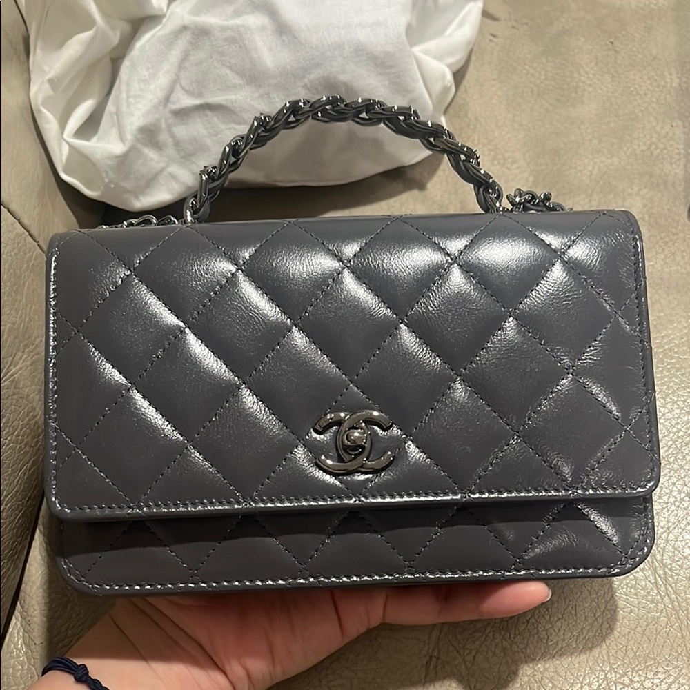 Chanel caviar grey woc with handle